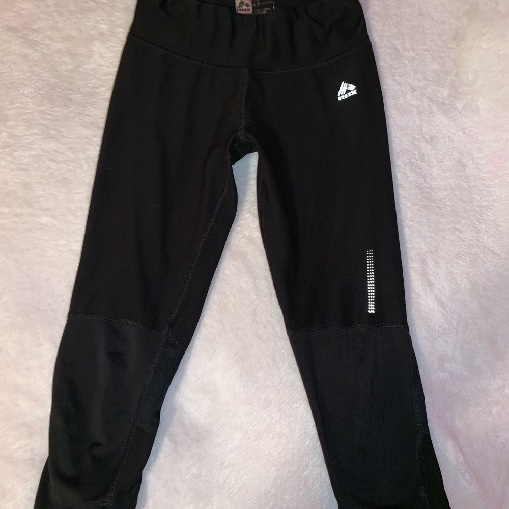 athletic capris